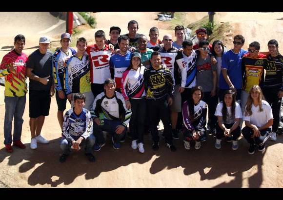 Manuel Saldarriaga - Campeones mundiales, olímpicos y figuras del BMX de Colombia.