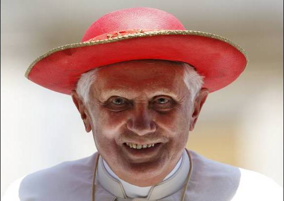 Reuters - El nombre de Benedicto es el tercero m&#225;s escogido en la historia de Pont&#237;fices. Solo es superado por Juan, elegido en 23 ocasiones y por Gregorio, en 16. Benedicto significa &quot;bendito&quot;.