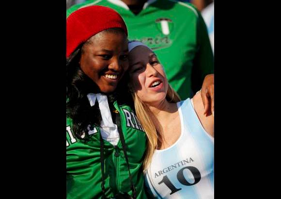 Reuters - Mucha alegría en las tribunas.