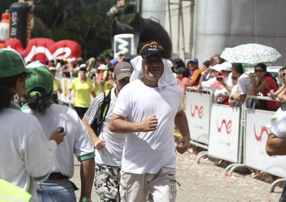 Esteban Jaramillo y Sebastián Salazar - Más de 10 mil competidores se dieron cita en esta histórica cita deportiva que se corría en las modalidades de 5, 10, 21 y 42 kilómetros.