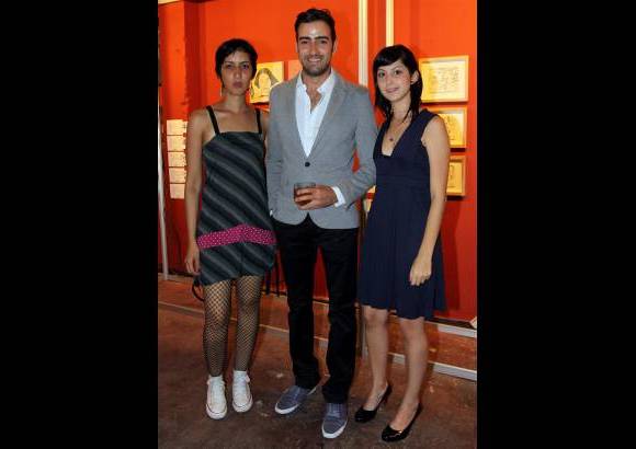 David Sánchez - Silvia Vallejo, el artista Aníbal Vallejo y Valentina Espinosa.