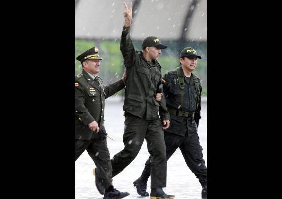 Ra&#250;l Palacios-Colprensa - El Sargento Erazo fue trasladado al Hospital General de la Polic&#237;a para recibir atenci&#243;n m&#233;dica.