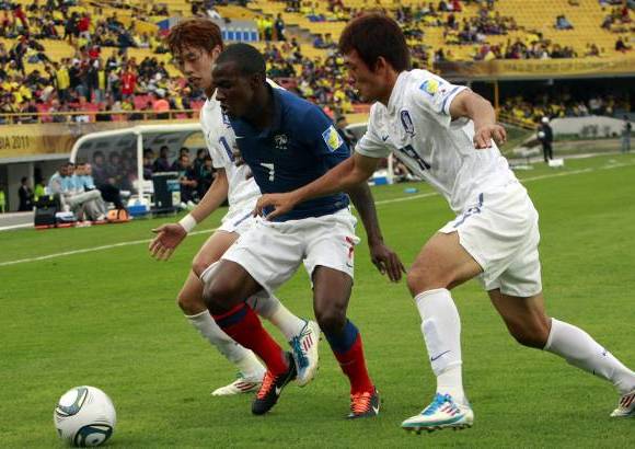 Colprensa - El juego entre franceses y surcoreanos se jug&#243; antes del juego entre Colombia y Mal&#237;, programado tambi&#233;n en el escenario capitalino que cont&#243; con una notable presencia de p&#250;blico para el primer compromiso del d&#237;a.