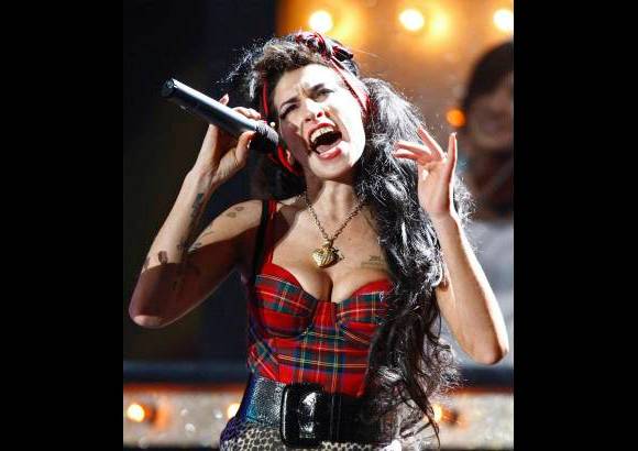 Reuters - Amy Winehouse alcanz&#243; a ganar cinco premios Grammy.