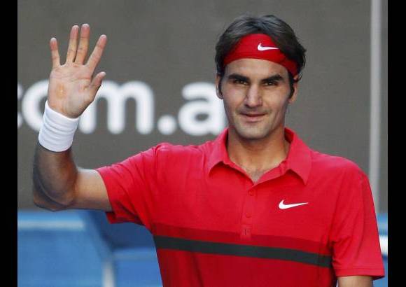 Reuters - Federer sum&#243; en los cuartos de final del Abierto de Australia, ante el argentino Juan Mart&#237;n del Potro, su partido n&#250;mero mil en el circuito y lo festej&#243; con un triunfo que le permite alcanzar las semifinales del primer Grand Slam de la temporada.