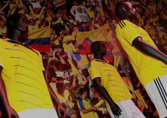 COLPRENSA - La nueva camiseta se destaca por tres elementos que tienen gran importancia como s&#237;mbolos para los colombianos: el sombrero vueltiao, el c&#243;ndor de los Andes y el color el blanco, como s&#237;mbolo de la paz.