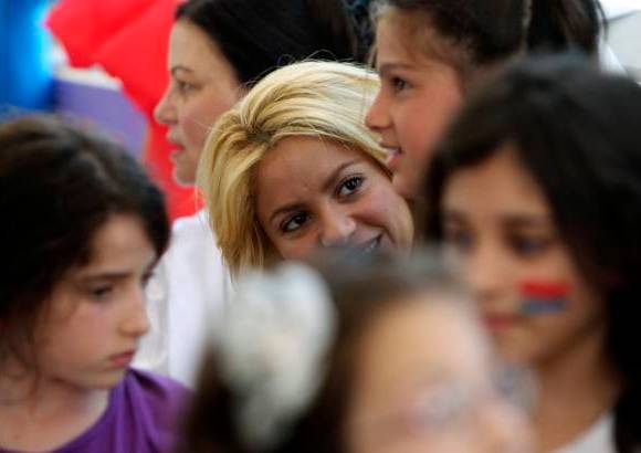 Reuters - La cantante y el jugador de f&#250;tbol se encuentran desde el lunes, en Jerusal&#233;n, donde tuvieron ocasi&#243;n de visitar la ciudadela antigua y el Muro de las Lamentaciones.