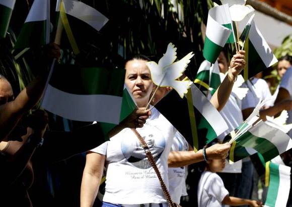 Donaldo Zuluaga - Cientos de feligreses se hicieron presentes para festejar que la primera santa colombiana es antioqueña.