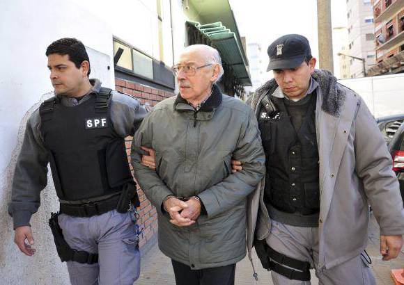 - En prisión, condenado a cadena perpetua, murió el dictador argentino Jorge Rafael Videla.