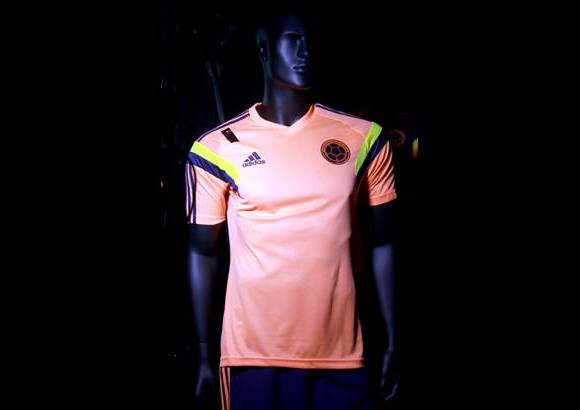 COLPRENSA - Jugadores y consumidores podr&#225;n escoger entre la tradicional camiseta Climacool con zonas de ventilaci&#243;n, o la variaci&#243;n Adizero que se caracteriza por tener un menor peso.