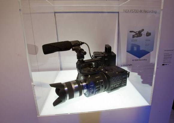 Reuters - Sony NEX-FS700 es la nueva videocámara de Sony.