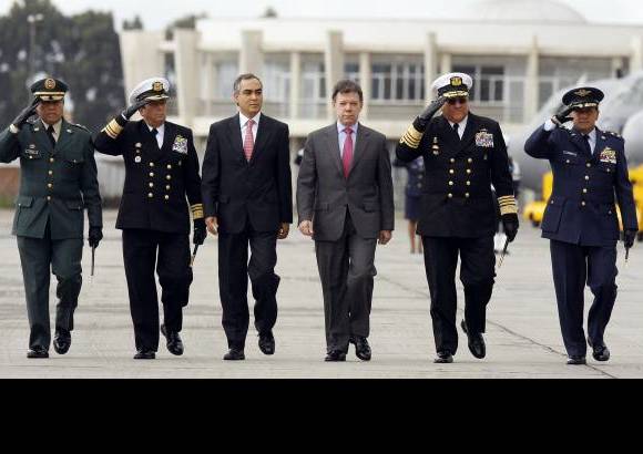 Luis Eduardo Noriega-Colprensa - El aparato fue presentado durante la celebraci&#243;n del 91 aniversario de la FAC, a la cual asisti&#243; el presidente colombiano, Juan Manuel Santos, el ministro de Defensa, Rodrigo Rivera, y los altos mandos militares.