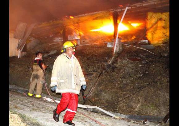 Edwin Bustamante - Por la emergencia fue necesario evacuar una familia.