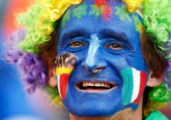 Reuters - Partido jugado en el Mbombela Stadium de Nelspruit con veinte grados de temperatura a su comienzo.