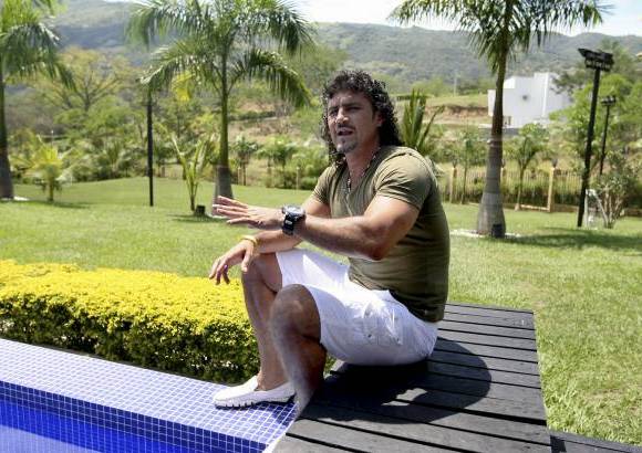 Juan Antonio S&#225;nchez - En su finca de recreo, un lugar apacible y acogedor, Leonel &#193;lvarez pasa los d&#237;as.