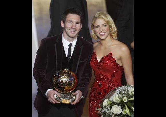 Reuters - Entre de sus agradecimientos, Lio Messi tuvo una menci&#243;n especial para su compa&#241;ero de equipo Xavi Hern&#225;ndez, uno de los competidores por el premio, junto a quien en 2011 conquist&#243; varios t&#237;tulos.