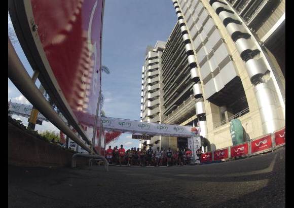 Esteban Jaramillo y Sebastián Salazar - Más de 10 mil competidores se dieron cita en esta histórica cita deportiva que se corría en las modalidades de 5, 10, 21 y 42 kilómetros.