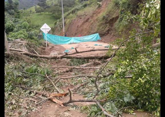 Cortesía - Manifestantes bloquearon la vía que comunica a los municipios de Ituango y Toledo en el Norte de Antioquia.