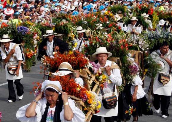 Jaime Pérez - El cupo en el Desfile de Silleteros pasa de generación en generación. En esta ocasión se vieron tradicionales familias de Santa Elena participando.