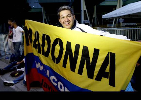 Foto Donaldo Zuluaga - Alegr&#237;a, emoci&#243;n, ansiedad y mucha expectativa es lo que sienten los fan&#225;ticos de Madonna para su concierto. Los madrugadores al estadio Atanasio Girardot saben que este mi&#233;rcoles 28 de noviembre ser&#225; un d&#237;a inolvidable. As&#237; se vive la jornada.