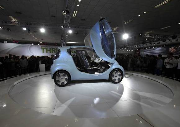 Reuters - Autos para todos los presupuestos son exhibidos en el centro de convenciones Pragati Maidan. Este Tata Pixel, por ejemplo, es considerado el carro más barato del mundo.