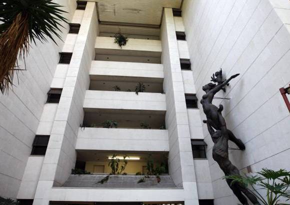 FOTO ARCHIVO EL COLOMBIANO - Entre las excentricidades del extinto capo est&#225; la construcci&#243;n de un edificio de ocho pisos llamado M&#243;naco, en el barrio El Poblado, uno se los sectores m&#225;s exclusivos de la ciudad de Medell&#237;n. En &#233;l habitaba parte de su familia y que sufri&#243; un fuerte atentado con carro bomba por parte del Cartel de Cali, con quien mantuvo una sangrienta guerra.