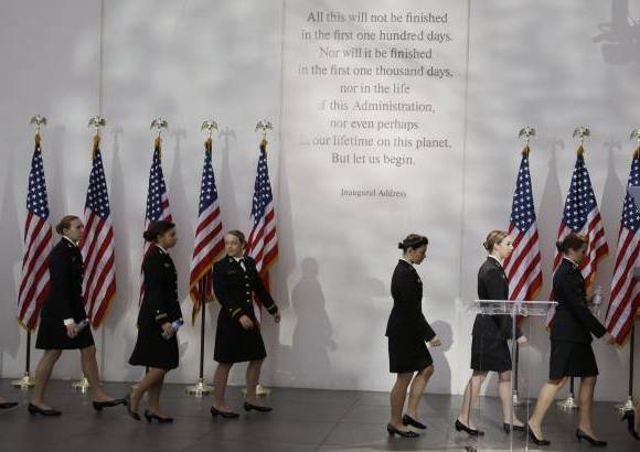 AP - Fueron varias las ceremonias para recordar a Kennedy. Aquí en Boston.