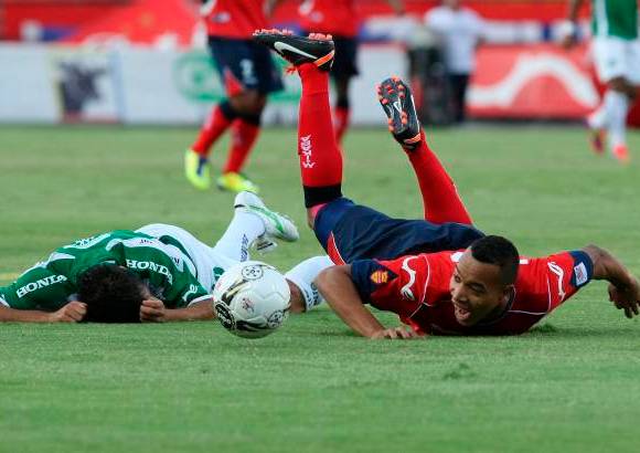 Juan Antonio S&#225;nchez - El Independiente Medell&#237;n gole&#243; 3-0 a Cali en el estadio Atanasio Girardot.