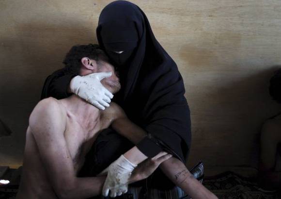 Reuters - El espa&#241;ol Samuel Aranda del The New York Times fue el ganador con la Foto del A&#241;o de World Press por una imagen de las protestas en Yemen.
