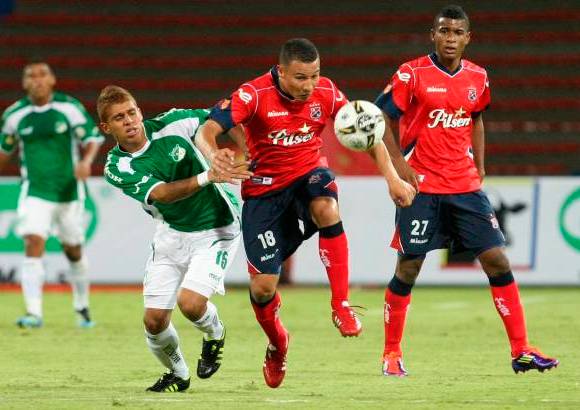 Juan Antonio S&#225;nchez - El Independiente Medell&#237;n gole&#243; 3-0 a Cali en el estadio Atanasio Girardot.