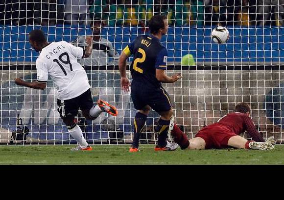 Reuters - Cacau, quien acaba de reemplazar a Klose, complet&#243; la cuenta a favor de los teutones.