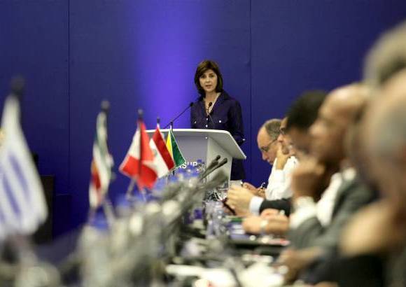 Cortes&#237;a Canciller&#237;a - La canciller colombiana, Mar&#237;a &#193;ngela Holgu&#237;n, estuvo en la instalaci&#243;n de la cita en la que participan adem&#225;s ministros de Argentina, Bolivia, Brasil, Chile, Ecuador, Guyana, Paraguay, Per&#250;, Uruguay, Surinam y Venezuela.