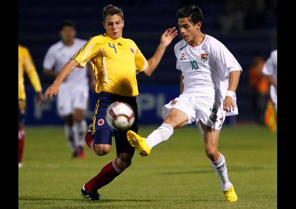 Reuters - Los colombianos vencieron por su mayor riqueza t&#233;cnica, sobre todo en la delantera, ante una Bolivia que volvi&#243; a dejar todo en la cancha, pero se qued&#243; con las manos vac&#237;as.