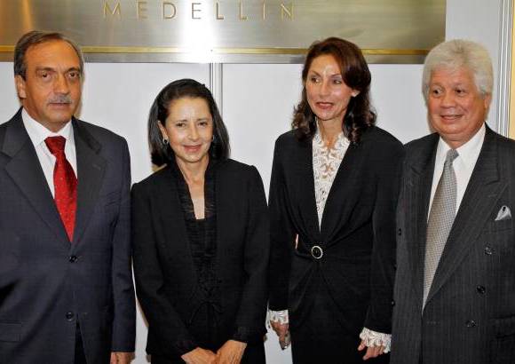David Sánchez Mejía - De izquierda a derecha, Luis Alfredo Ramos, gobernador de Antioquia; Lina Moreno de Uribe, Mary Ruiz Farage y su esposo Tony Ruiz, gerente del hotel.