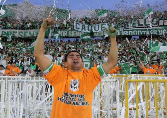 Manuel Saldarriaga y Esteban Vanegas - La alegr&#237;a de la 12, de los hinchas.