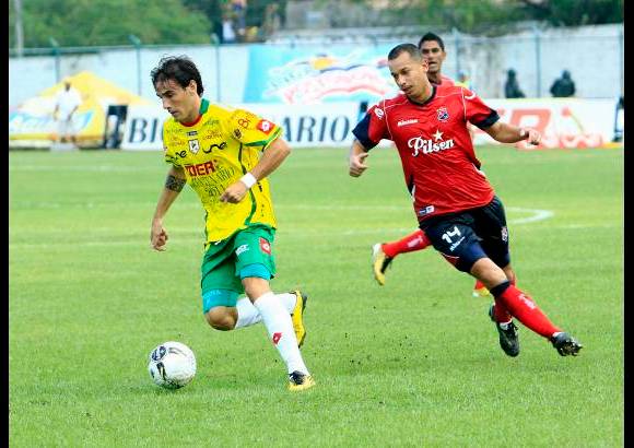Colprensa - Real Cartagena consigui&#243; su segunda victoria en el torneo tras vencer en Magangu&#233; al Medell&#237;n.