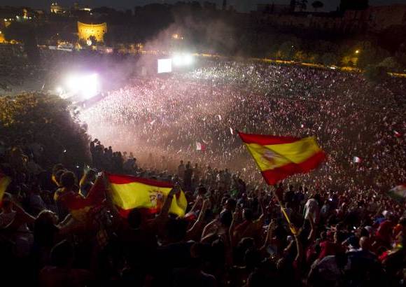 Reuters - Espa&#241;a se volc&#243; a las calles para celebrar.