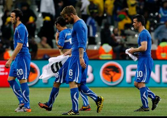 AP - Italia, actual campeón del mundo, sigue en deuda con sus hinchas luego de dos empates.