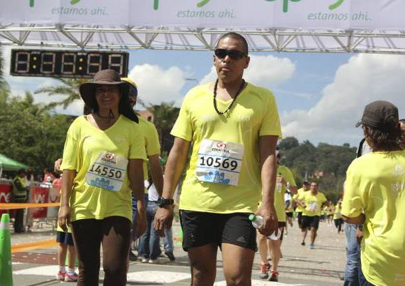 Esteban Jaramillo y Sebastián Salazar - Más de 10 mil competidores se dieron cita en esta histórica cita deportiva que se corría en las modalidades de 5, 10, 21 y 42 kilómetros.