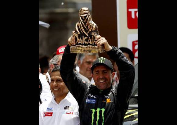 Reuters - Stéphane Peterhansel (Mini) escribió una nueva página en la historia del Dakar y consiguió su décimo título.