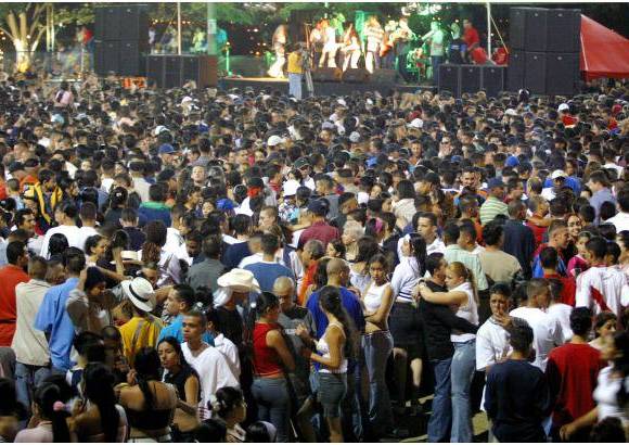 FOTO EL COLOMBIANO - Para la versión 2013, por ejemplo, explicó María del Rosario Escobar Pareja, Secretaria de Cultura Ciudadana, buscaron soluciones a la movilidad, para dar respuesta a la comunidad que, si bien participa de la feria, tiene una actividad económica que requiere de una ciudad sin congestión vial.