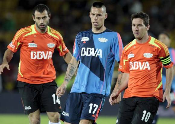 Mauricio Alvarado-Colprensa - Anotaron Ezequiel Lavezzi, Robinho (2), Diego Osvaldo, Messi y autogol de Alvaro Gonz&#225;lez.