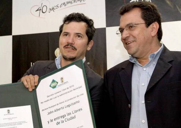 Juan Fernando Cano - El actor John Leguizamo recibi&#243; las llaves de Medell&#237;n de manos del Alcalde de la ciudad, Alonso Salazar Jaramillo.