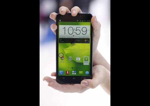 - Hace parte de una nueva categor&#237;a que se ha denominado como &quot;tabl&#233;fonos&quot;, h&#237;bridos de smartphones y tabletas. Este en particular se inspira en los cuadernos y tiene una pantalla de 5.7 pulgadas.