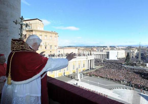 Reuters - El papa Benedicto XVI dijo que el &quot;gran pecado&quot; de los hombres es actuar de manera presuntuosa por s&#237; solos, competir con Dios, intentar ocupar su puesto y decidir lo que es bueno y malo, ser due&#241;o de la vida y de la muerte.