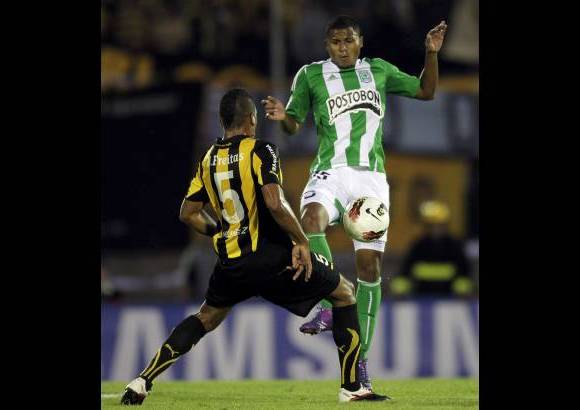 Reuters - Nacional tuvo una actuaci&#243;n de alto nivel buscando circular la pelota con toques hasta generar un dilema que Pe&#241;arol no pudo resolver.