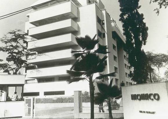 FOTO ARCHIVO EL COLOMBIANO - Entre las excentricidades del extinto capo est&#225; la construcci&#243;n de un edificio de ocho pisos llamado M&#243;naco, en el barrio El Poblado, uno se los sectores m&#225;s exclusivos de la ciudad de Medell&#237;n. En &#233;l habitaba parte de su familia y que sufri&#243; un fuerte atentado con carro bomba por parte del Cartel de Cali, con quien mantuvo una sangrienta guerra.