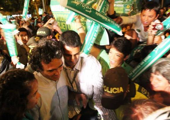 Juan Fernando Cano - Fajardo prometi&#243; volver a Antioquia la m&#225;s educada, tal y como lo hizo con Medell&#237;n durante su alcald&#237;a.