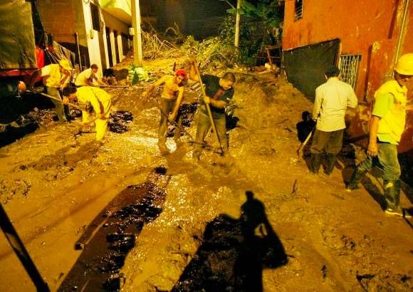 Juan Antonio S&#225;nchez - En total 10 familias debieron dejar sus hogares y pasaron la noche en la parroquia de la vereda La Doctora, el Hogar Nazaret, el restaurante comunitario y dos fincas particulares, prestadas por sus propietarios.