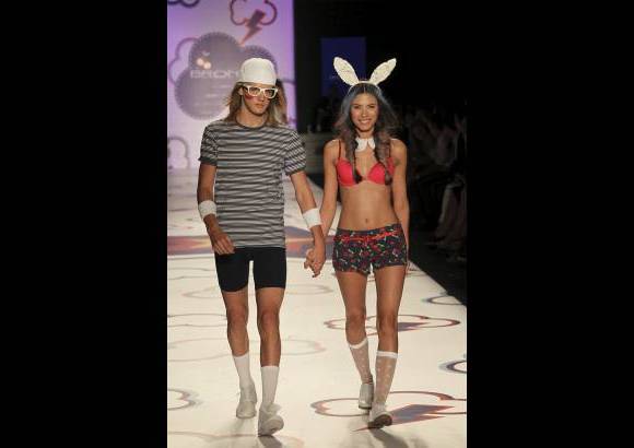 Hernán Vanegas - La propuesta de Bronzini es crear con la ropa interior y las pijamas un divertido juego para mezclar y combinar.